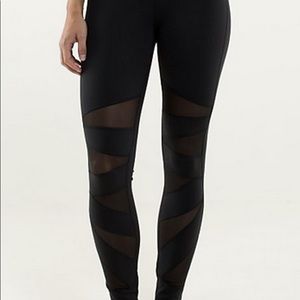 LuluLemon “mummy” meshed leggings